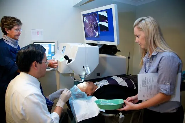doctor-and-nurses-ophthalmology-surgery-staff